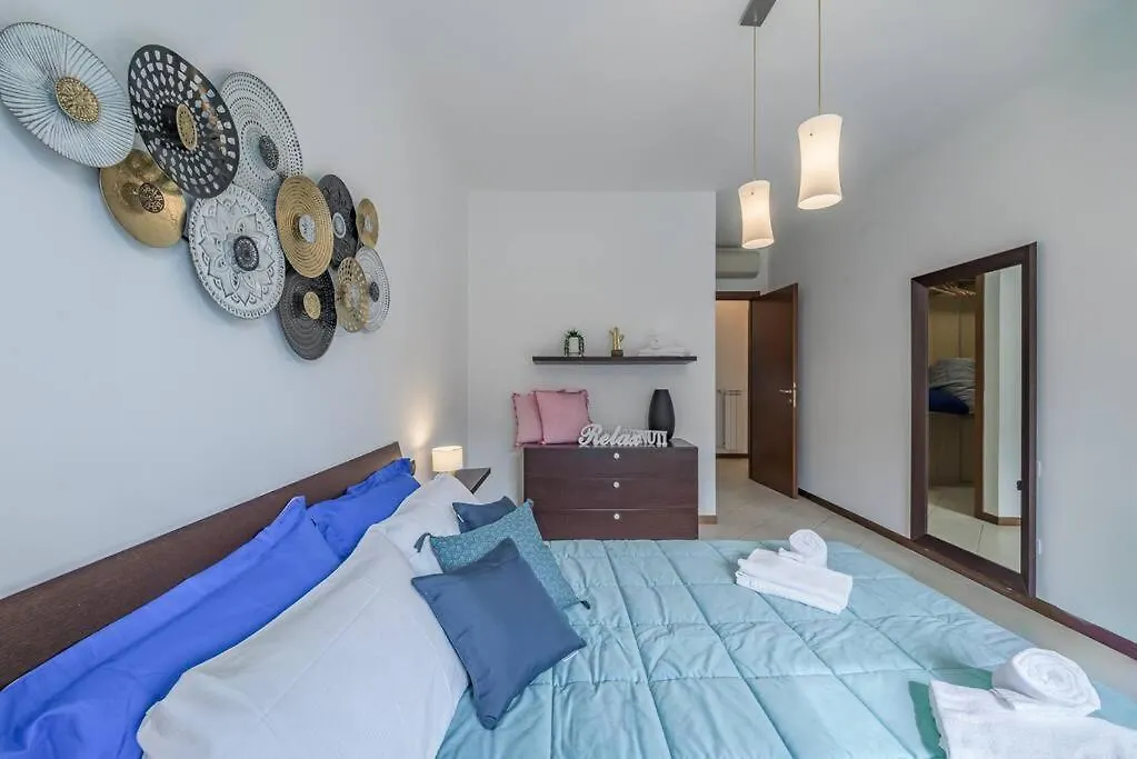 Apartament Near Duomo - Free Parking -Terrace - Metro - Ac Mediolan Włochy