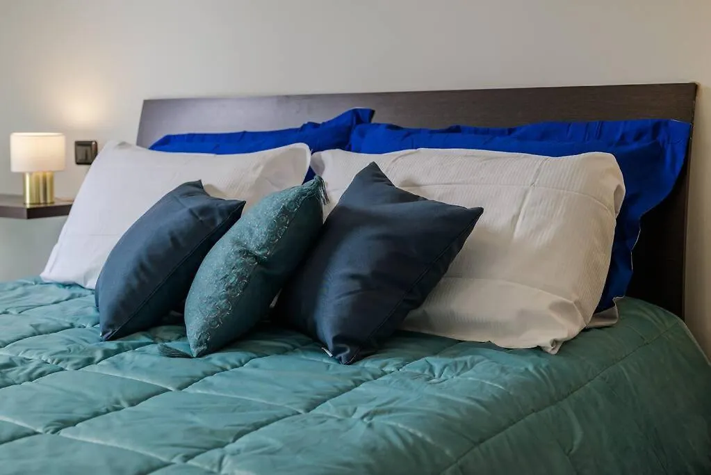 Apartament Near Duomo - Free Parking -Terrace - Metro - Ac Mediolan Włochy