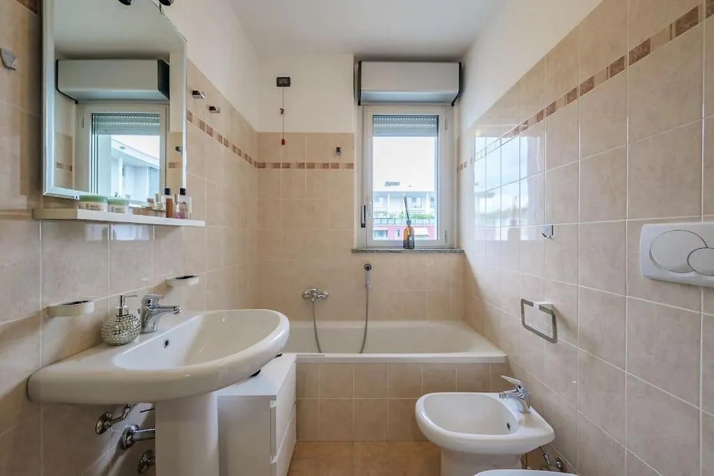 Apartament Near Duomo - Free Parking -Terrace - Metro - Ac Mediolan