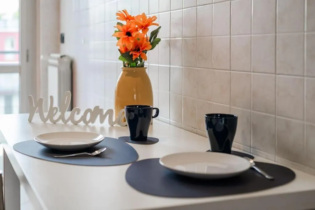 Near Duomo - Free Parking -Terrace - Metro - Ac Lejlighed Milano